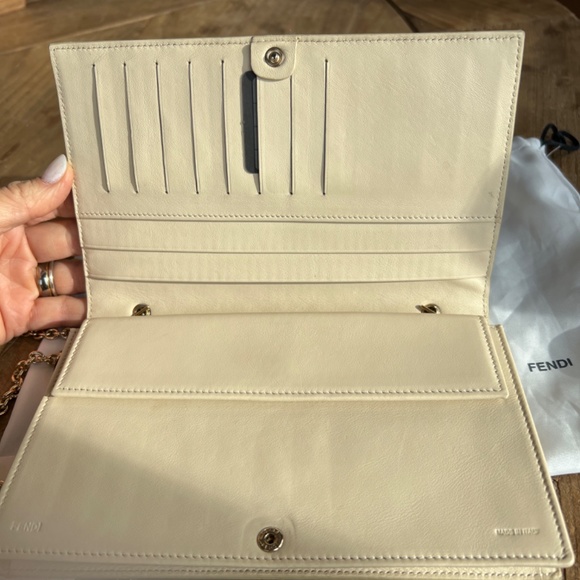 Fendi fendilicious quilted wallet on a chain - Picture 4 of 7